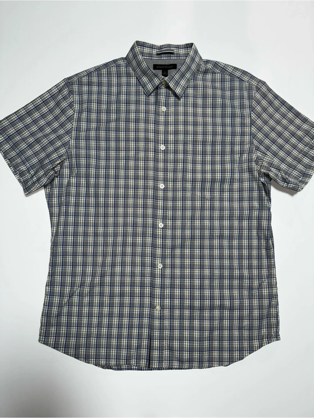 Banana Republic Men’s Plaid Button-Up Shirt, Short Sleeve, Point Collar, L